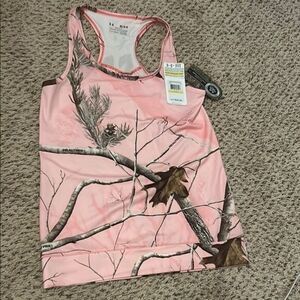 NWT Under Armour medium Pink Camo Tank Top  E